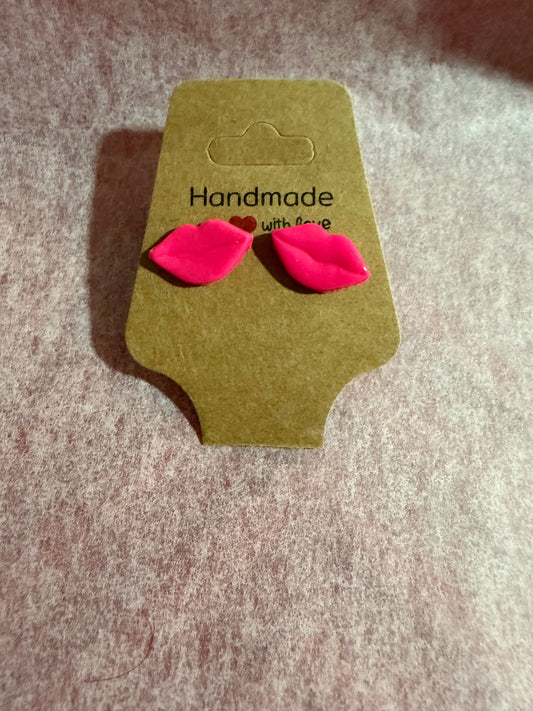 💋 Kiss Studs – Handmade Valentine Lip Earrings